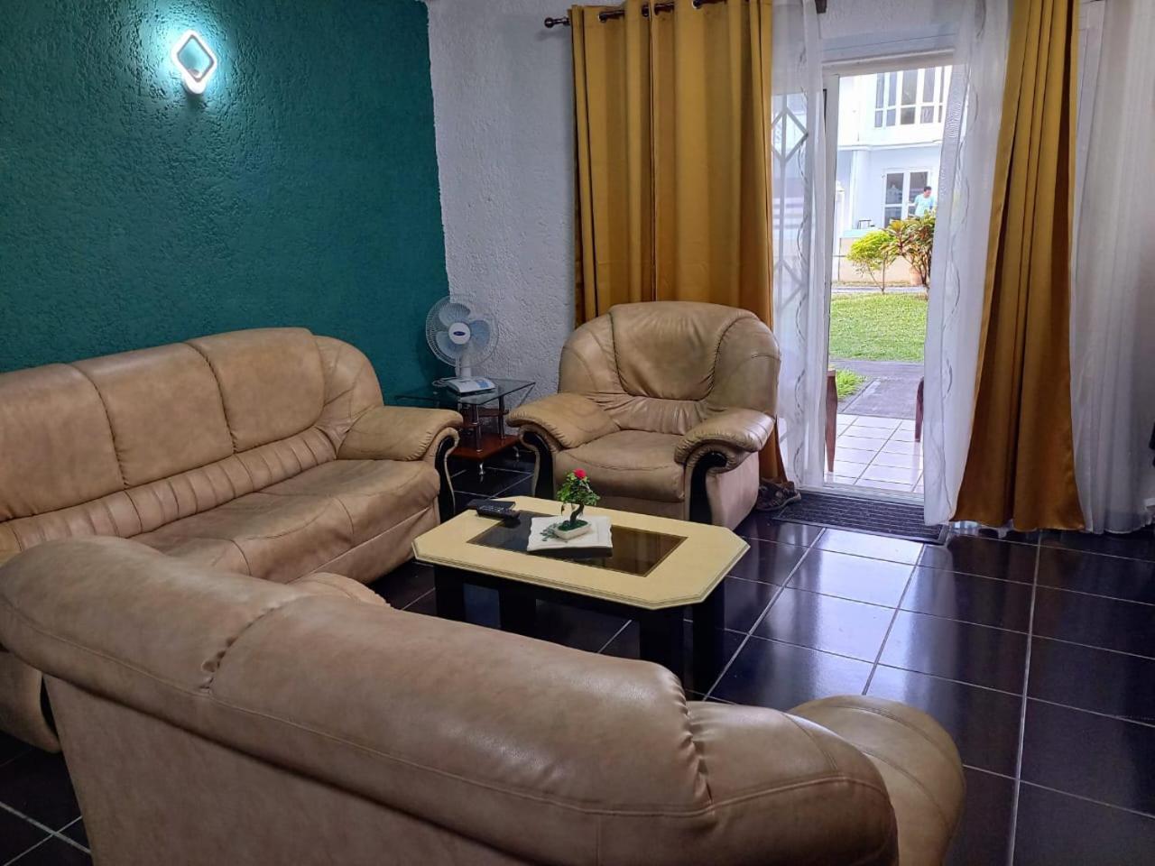 Bella Villa Flic en Flac Luaran gambar