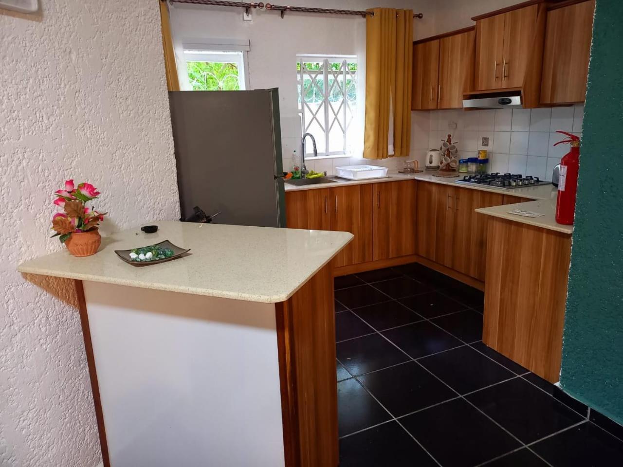 Bella Villa Flic en Flac Luaran gambar