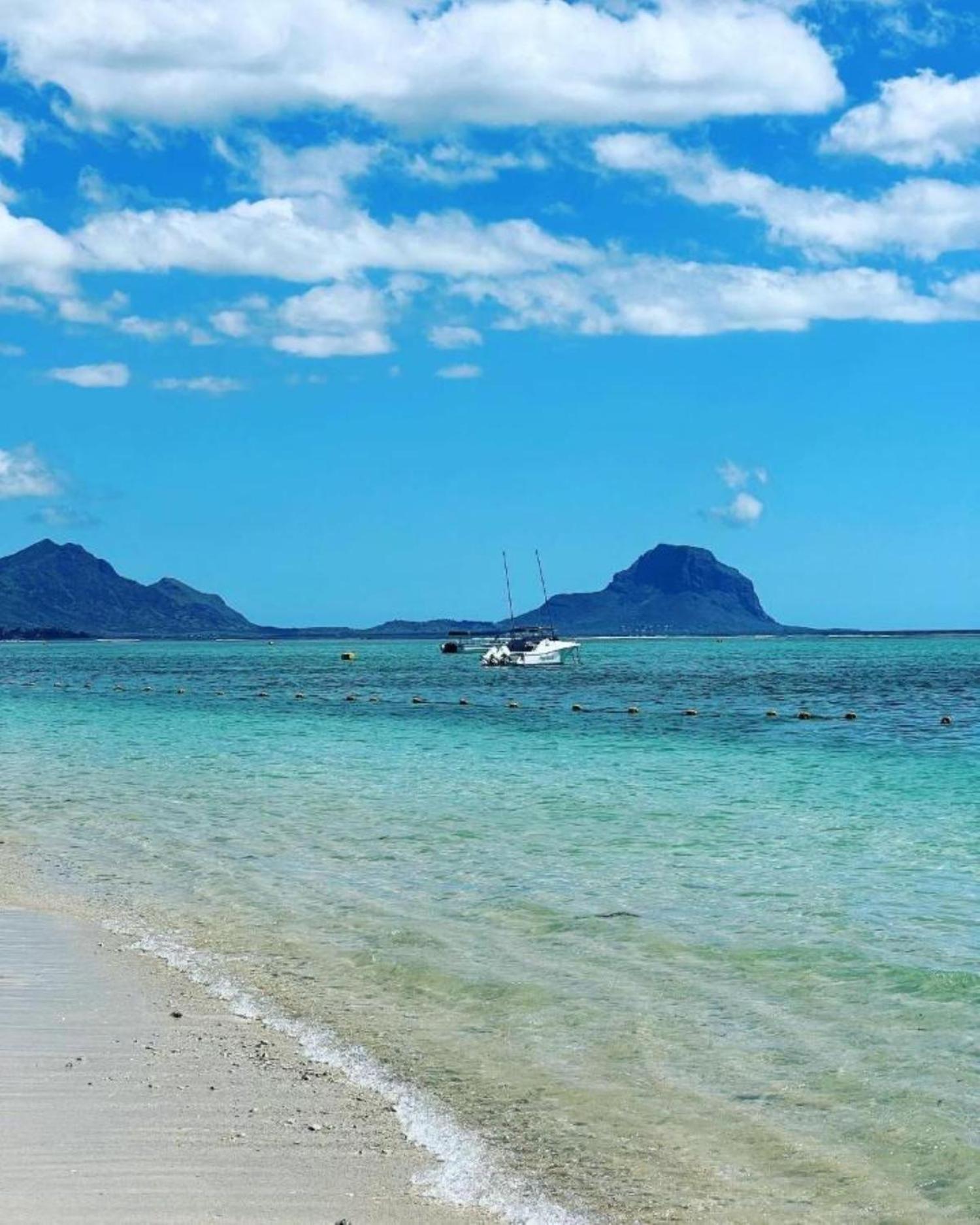 Bella Villa Flic en Flac Luaran gambar